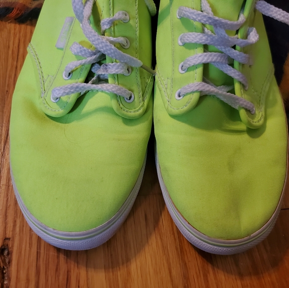 Neon Van's 8.5 - Picture 3 of 5